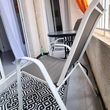 Apartment La De La Suerte - Cosy Flat Close To The