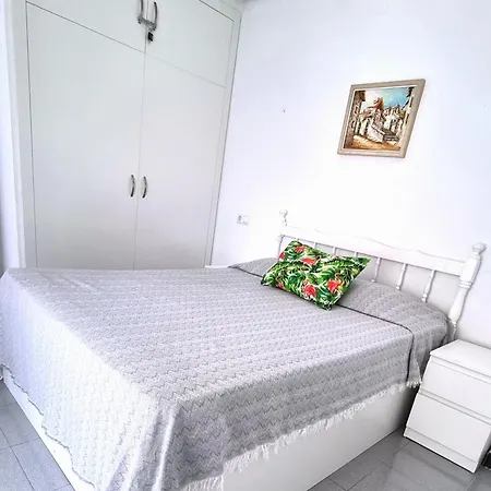 Apartment La De La Suerte - Cosy Flat Close To The *